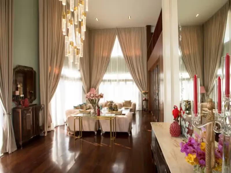 7 Bedroom House