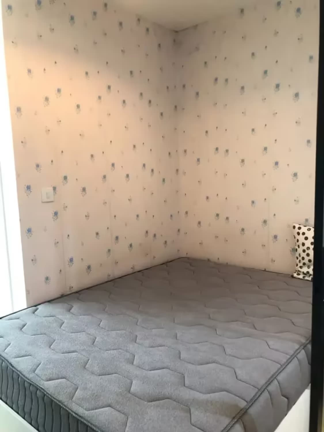 1 Bedroom Condo - Image 1