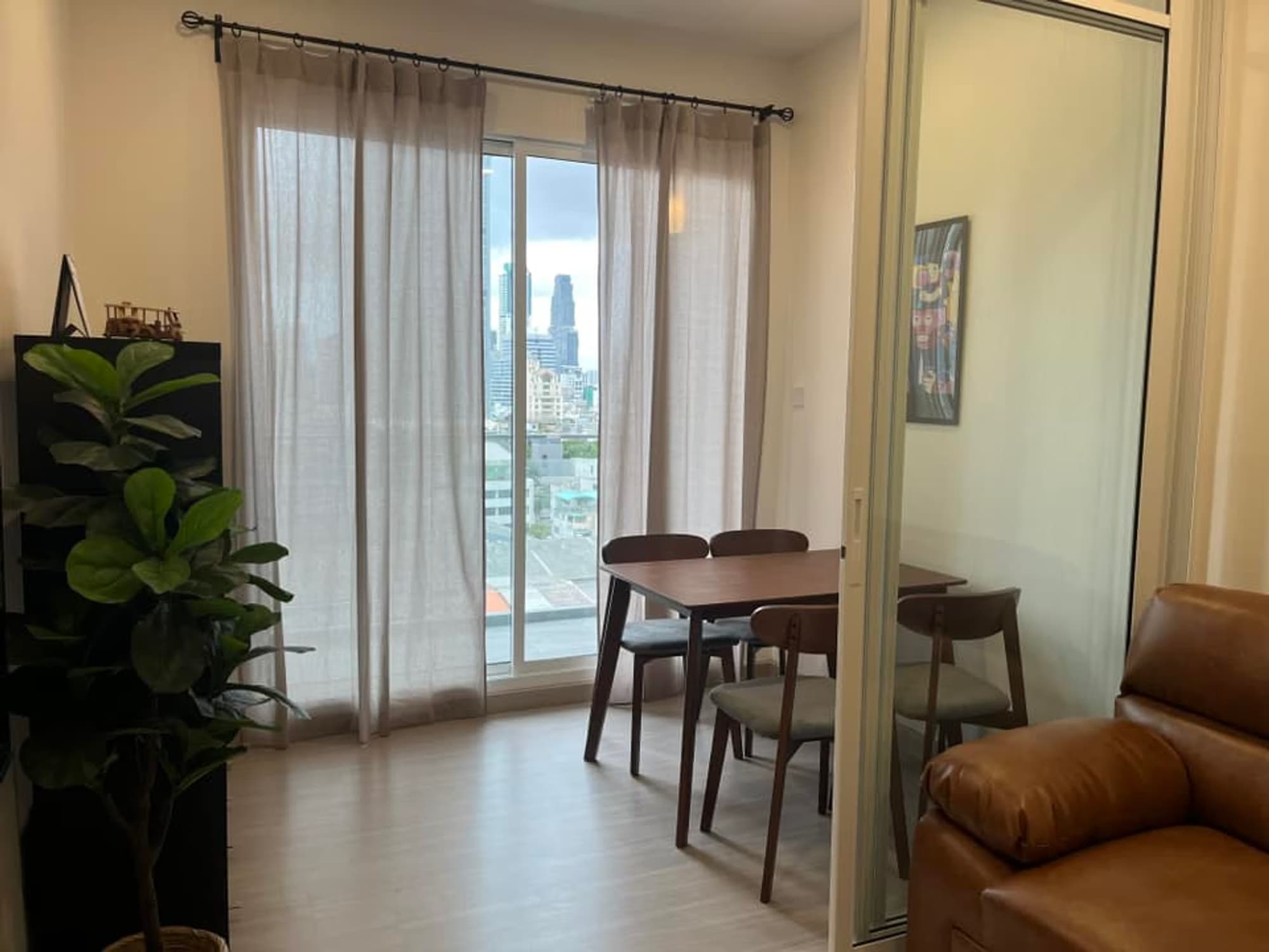 1 Bed Condo for Sale in Bang Rak - Image 2