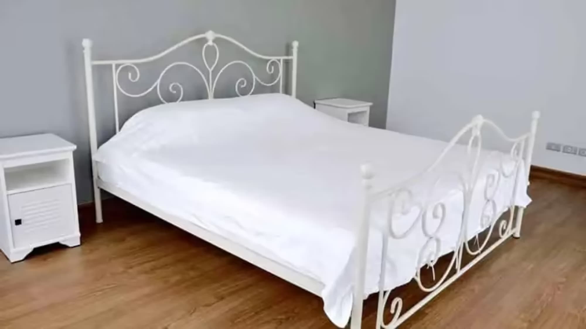 4 Bedroom House - Image 12