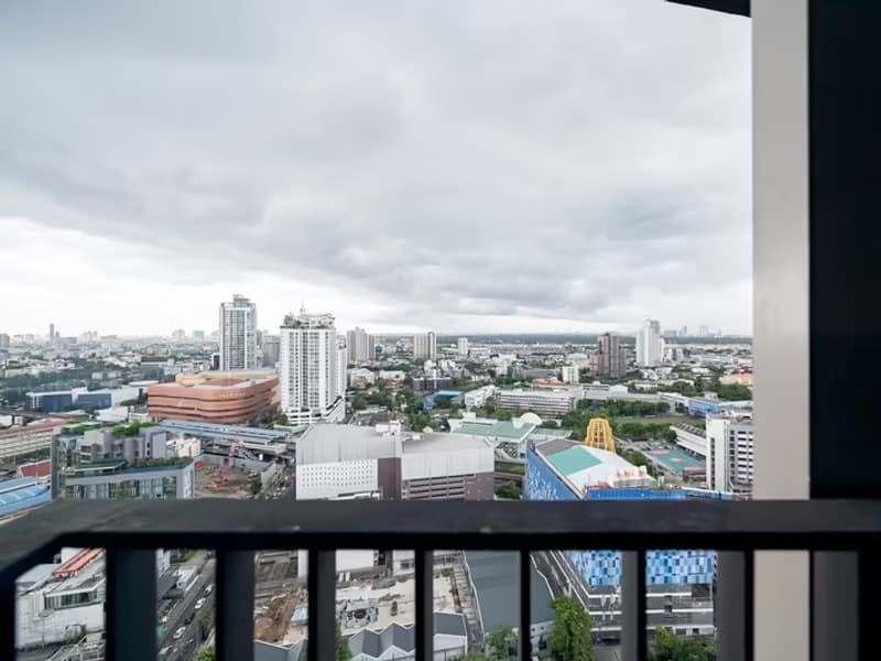 Condo for Rent at RHYTHM Ekkamai
