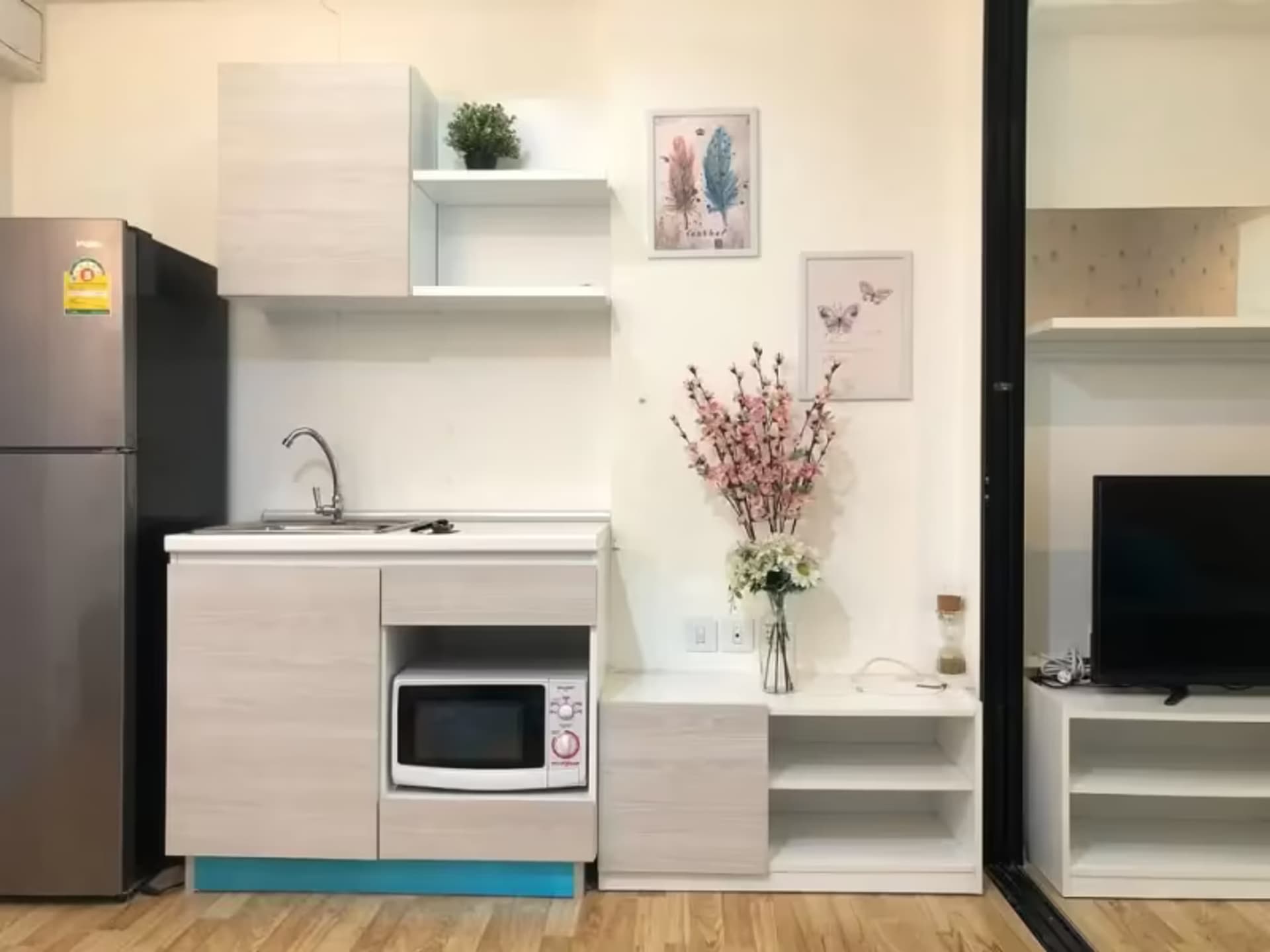 1 Bedroom Condo - Image 2