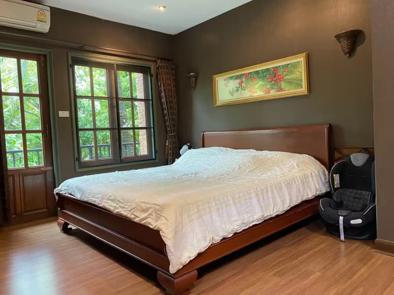 5 Bedroom House