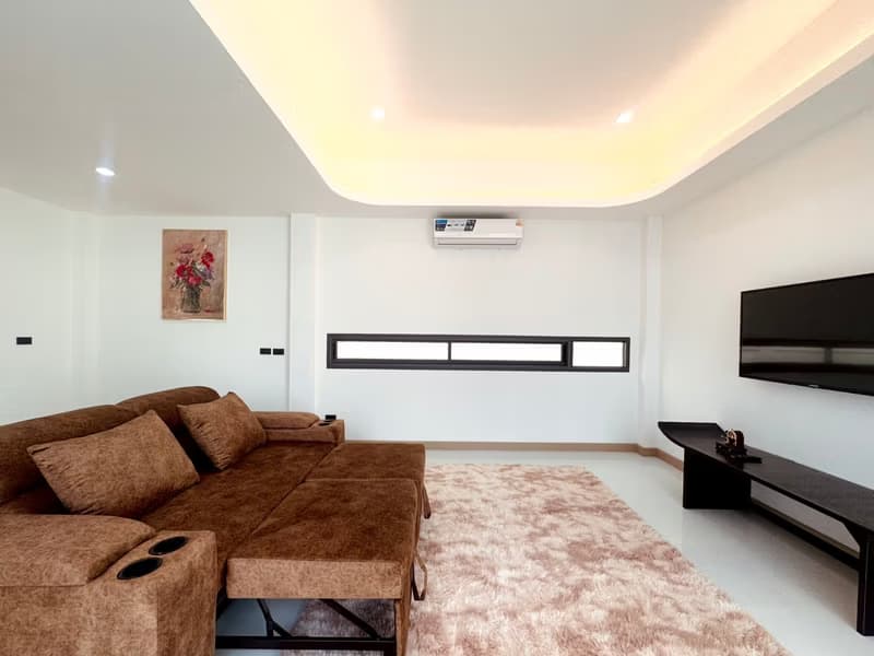 2 Bed House for Rent in Saraphi District