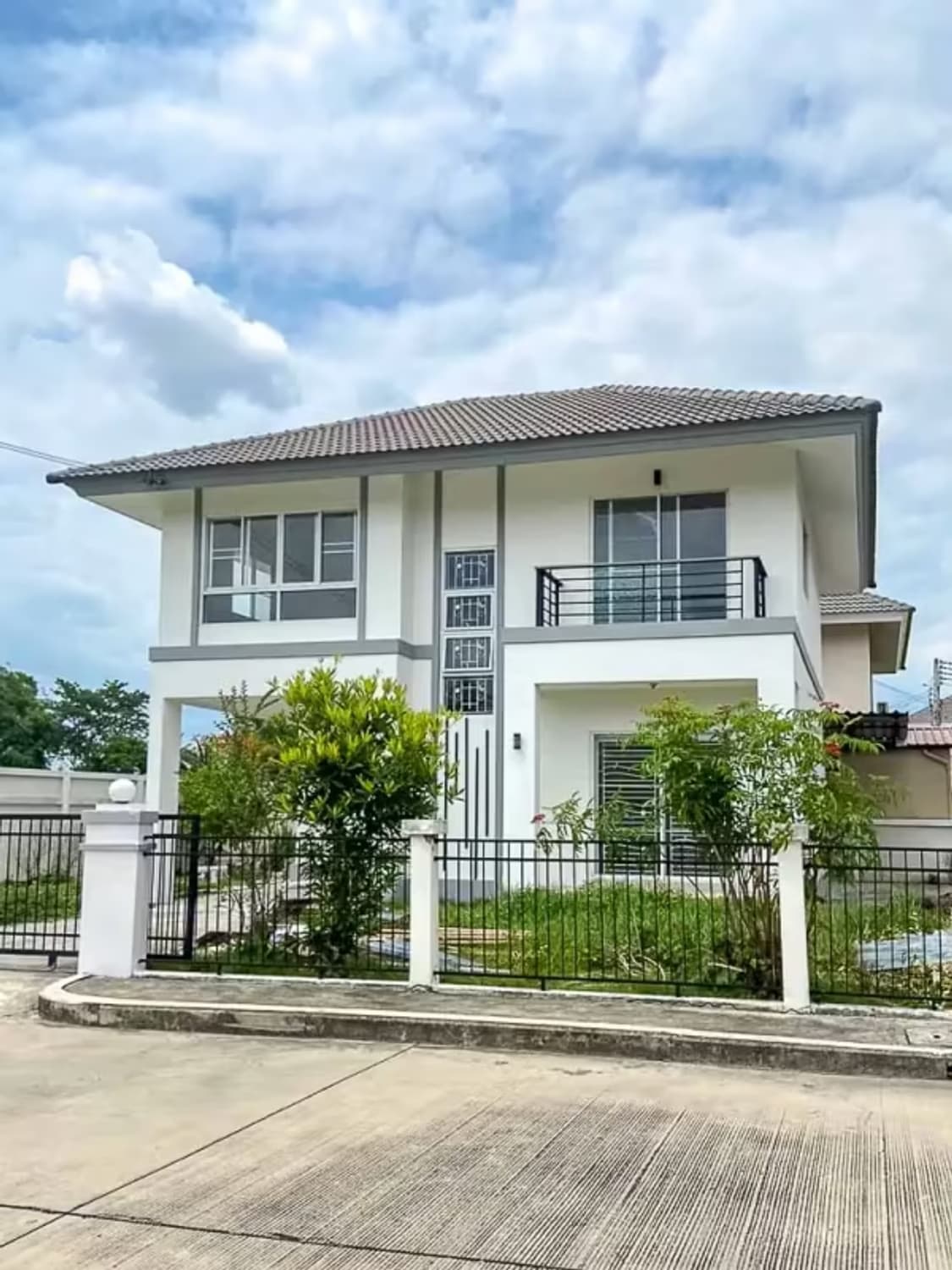 3 Bedroom House - Image 5