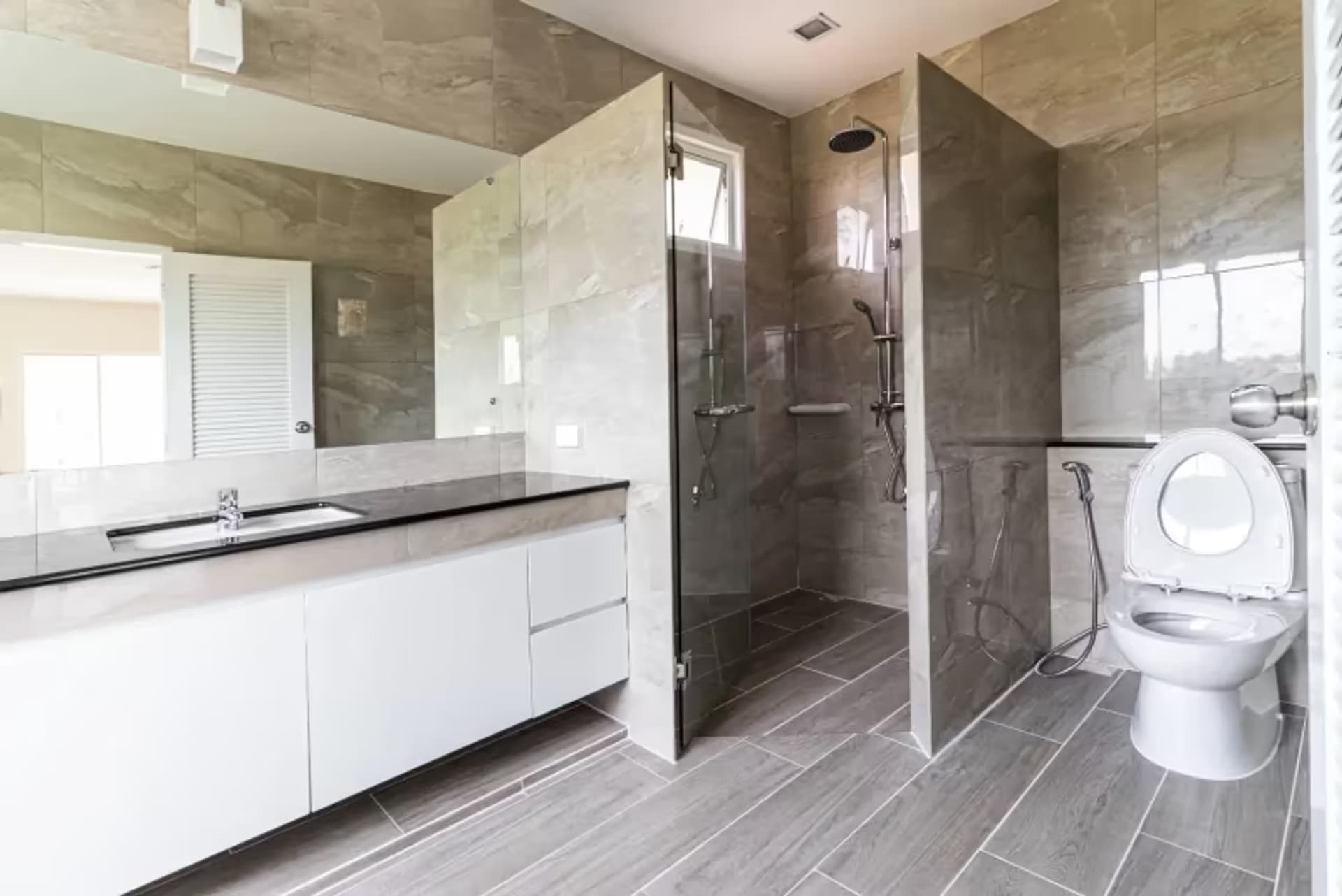 4 Bedroom House - Image 3
