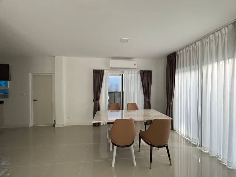 3 Bed House for Rent in Bang Phli