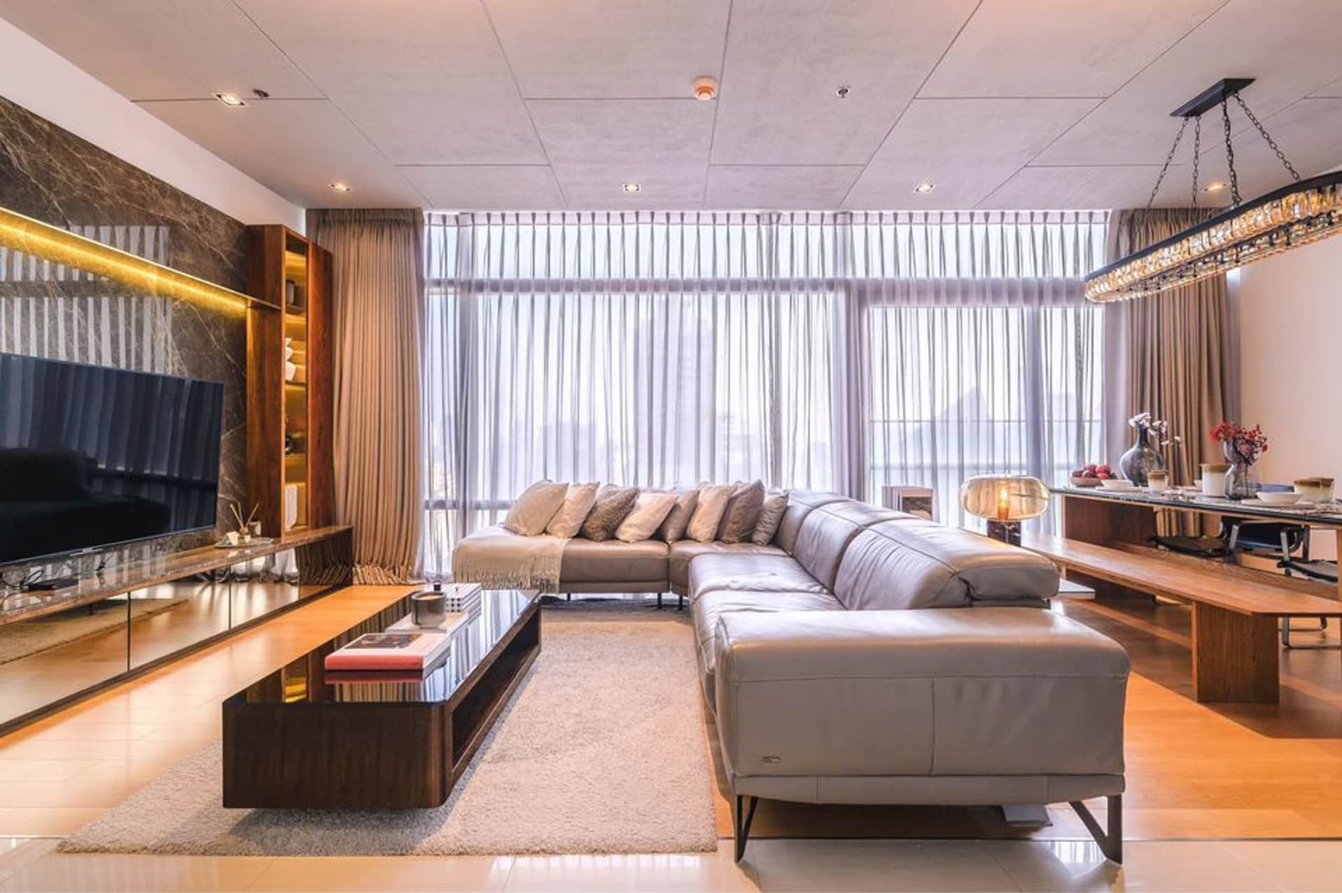 2 Bed Condo for Rent and Sale  Near Makkasan ARL - Image 1