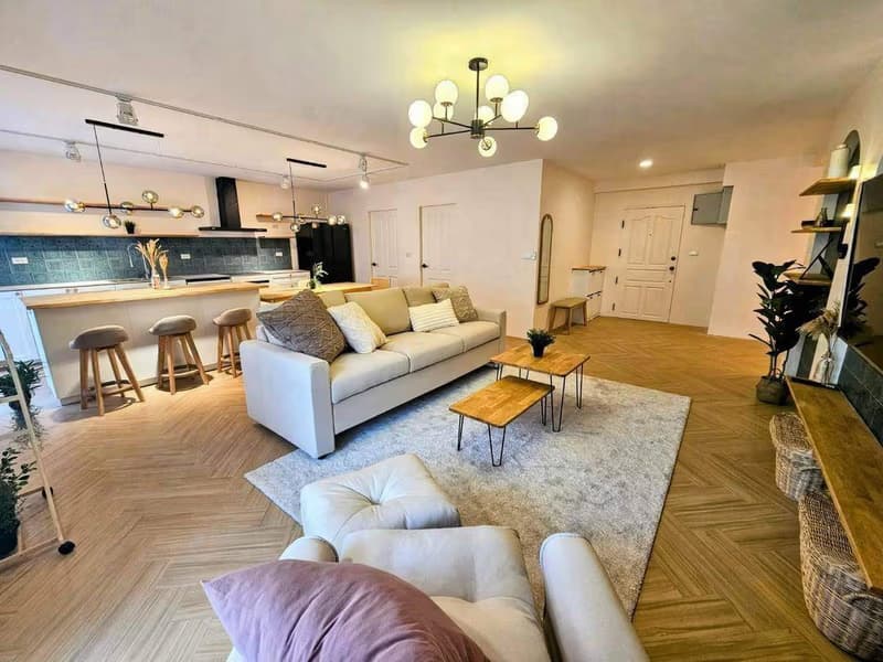 3 Bed Condo for Rent in Khlong Toei