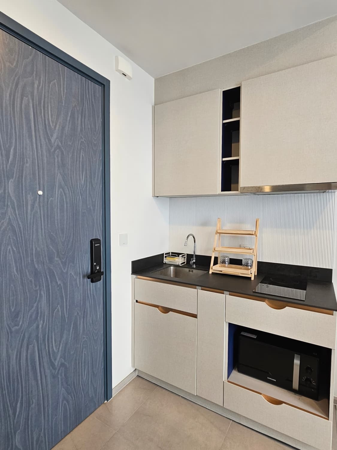 1 Bed Condo for Sale in Watthana - Image 9