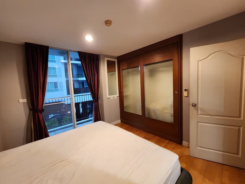 2 Bed Condo for Rent in Khlong San