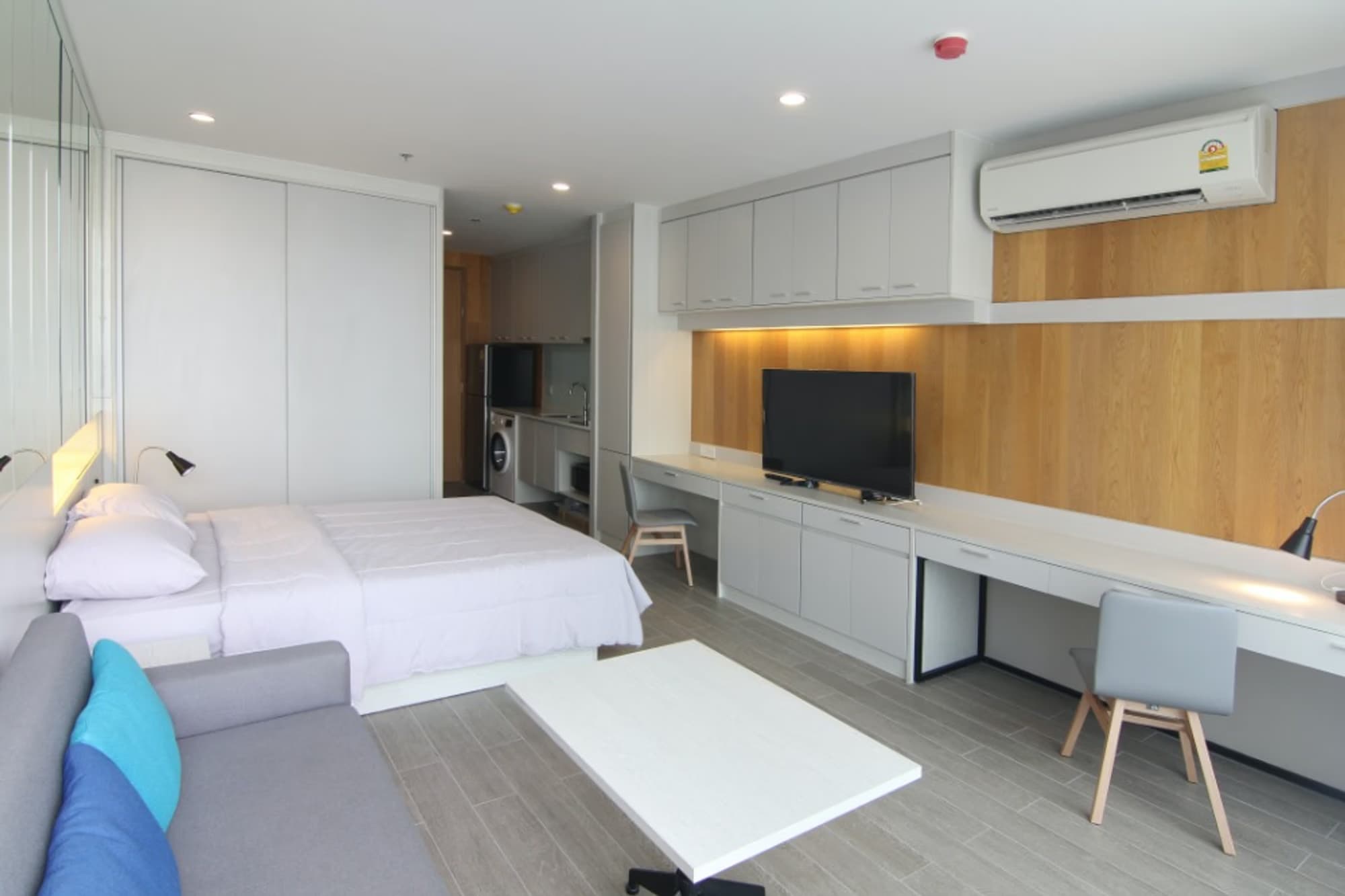 null Bed Condo for Rent  Near Surasak BTS - Image 2