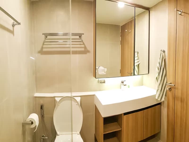 Condo for Sale, Sale w/Tenant, Rented at Na Vara Residence