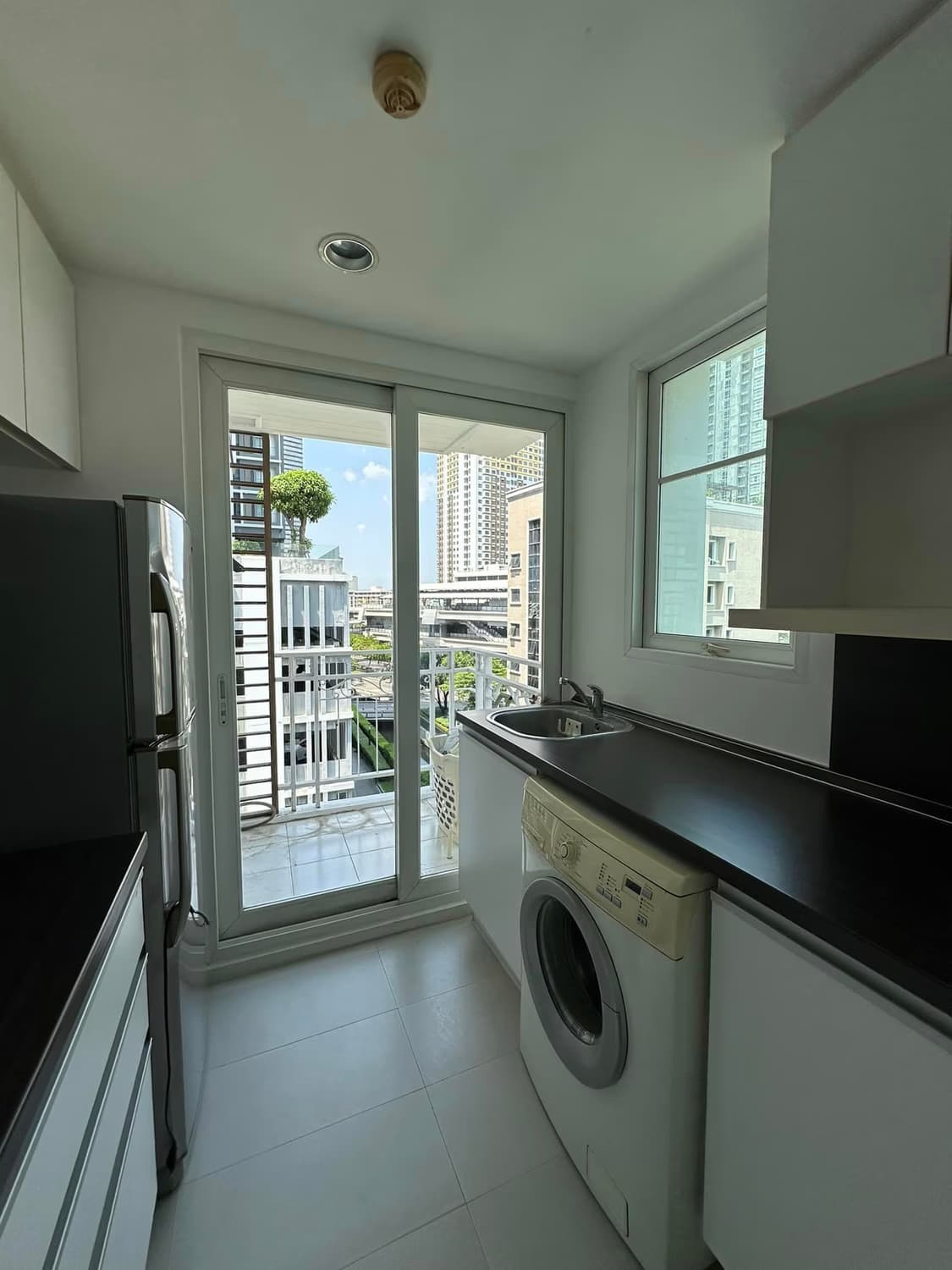 1 Bedroom Condo at The Bangkok Sathorn-Taksin - Image 7