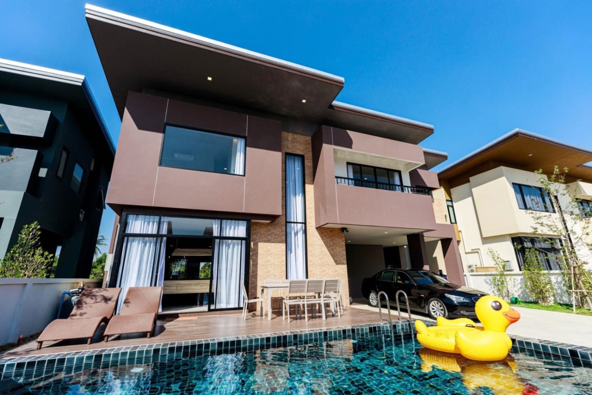 5 Bed House for Rent in San Sai District - Image 1