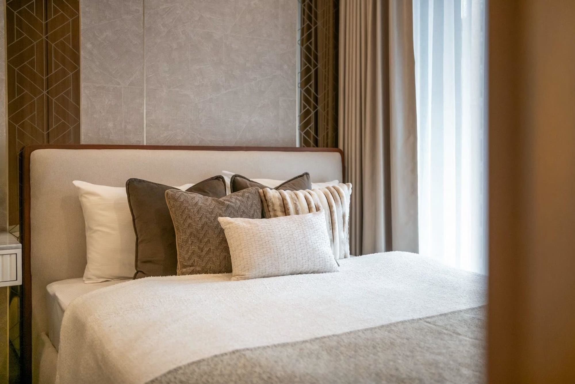 Studio Condo for Rent in Huai Khwang - Image 11
