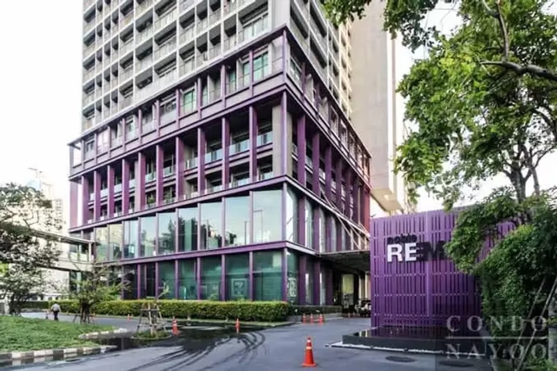 Studio for Sale/Rent in Khlong Toei - Image 6