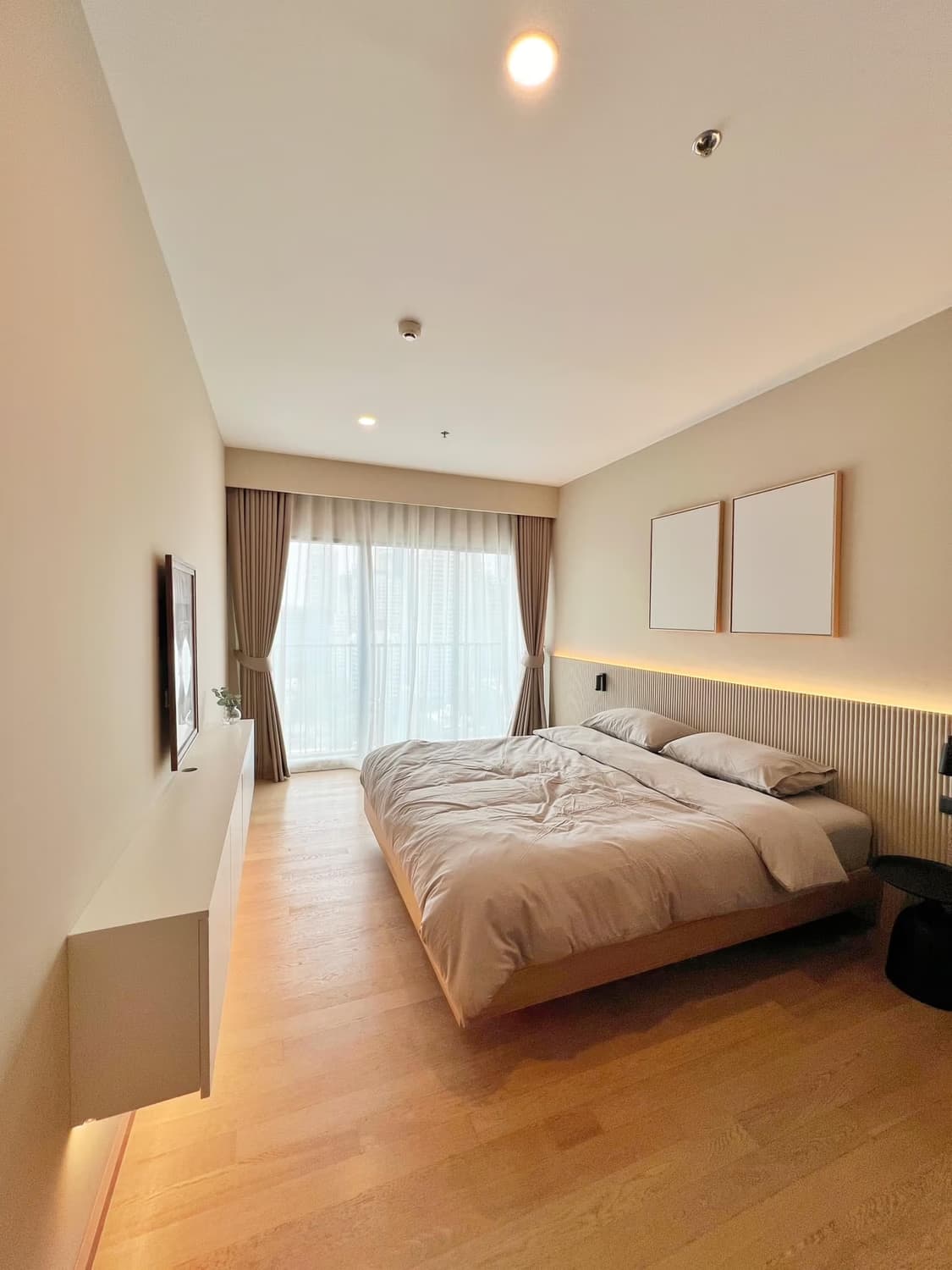 Condo for Rent at Noble Refine - Image 3