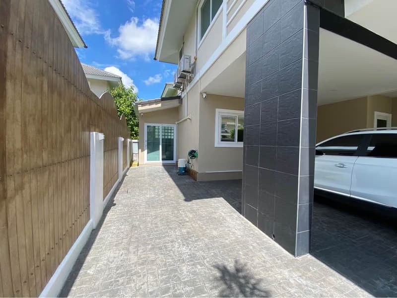 House for Sale in Chai Sathan, Saraphi.