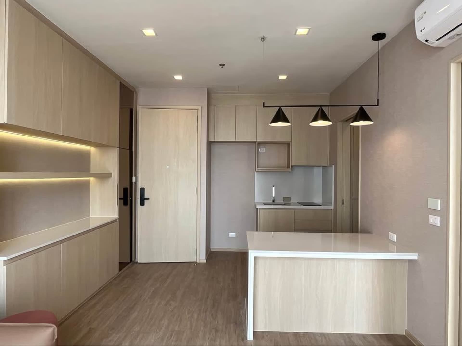 1 Bed Condo for Rent in Watthana - Image 2