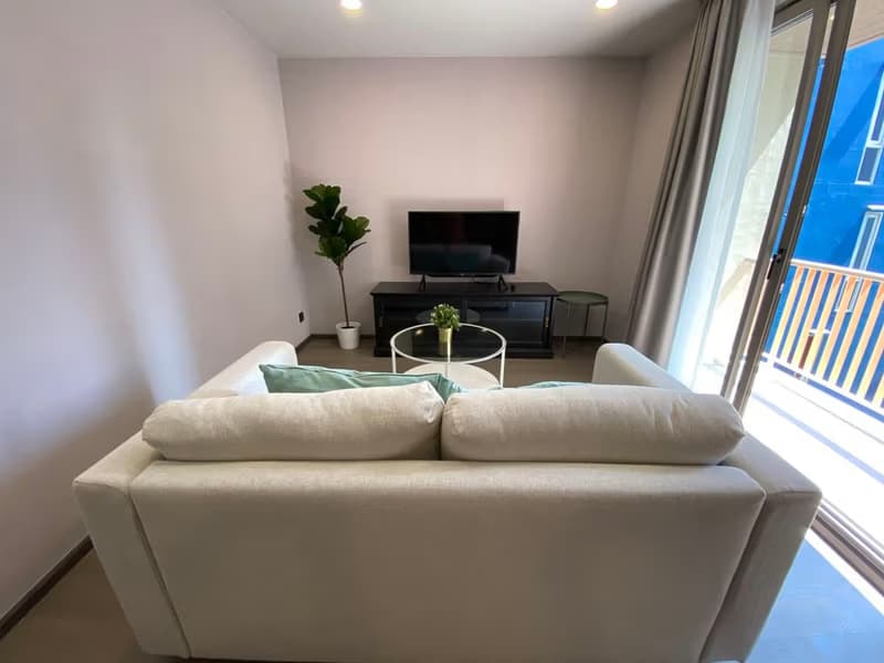 2 Bed Condo for Rent  Near National Stadium BTS