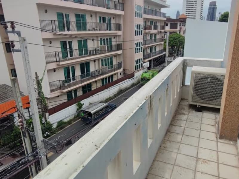 11 Bed Commercial for Rent in Watthana