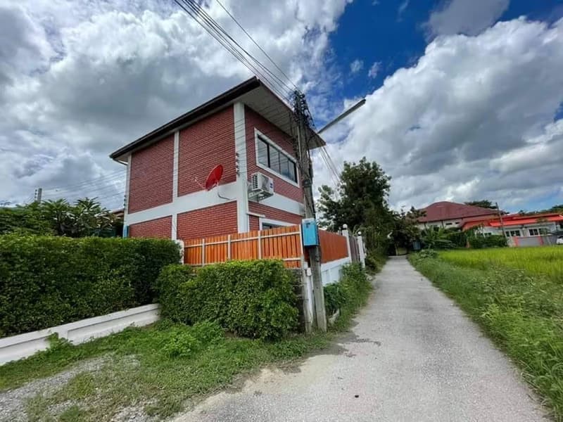 5 Bed House for Rent and Sale in San Sai