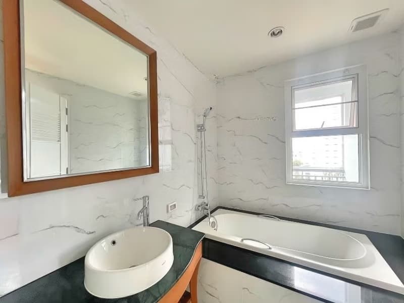 3 Bed Condo for Sale in Watthana