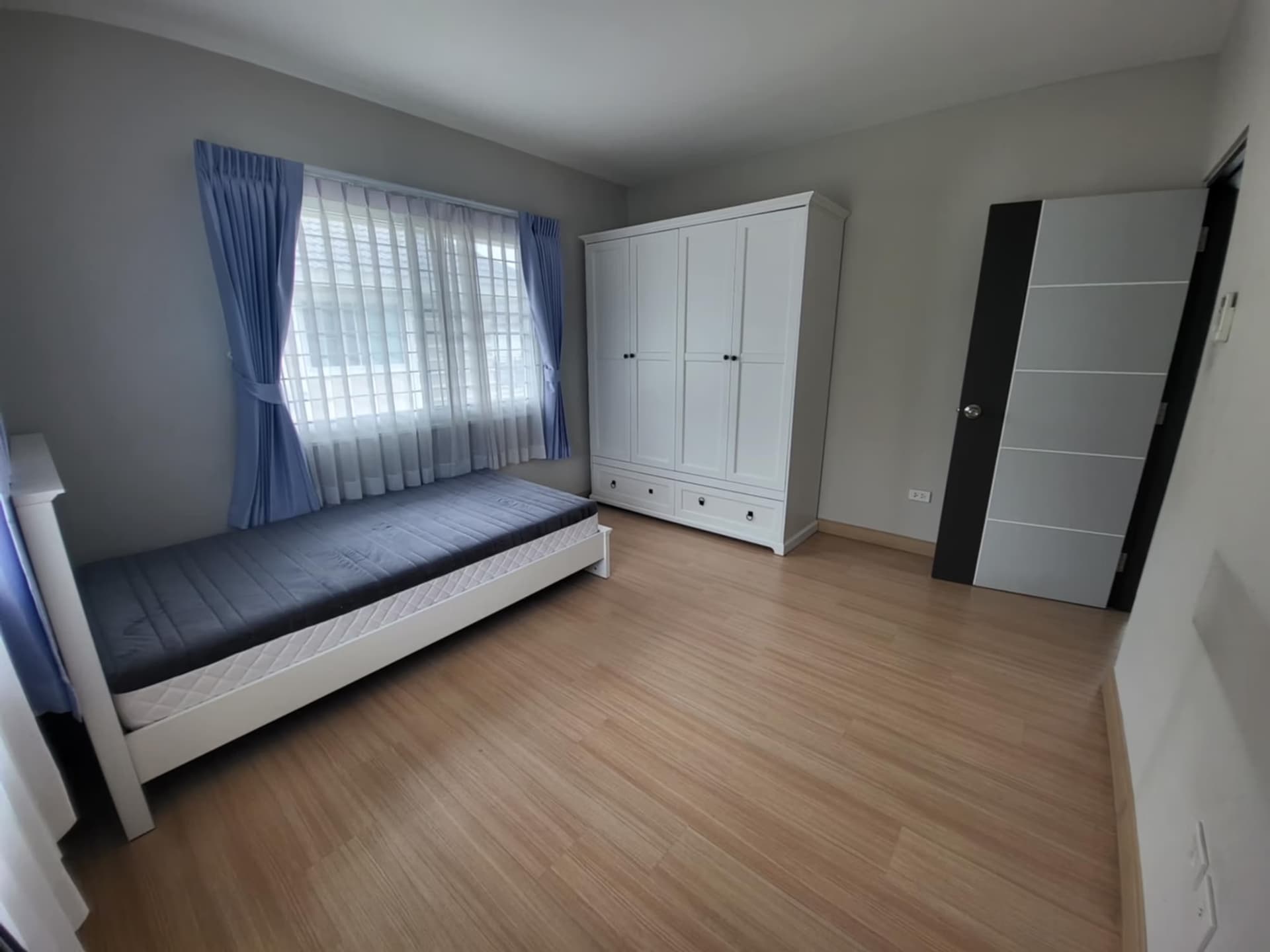 3 Bed House for Rent in Saraphi - Image 7