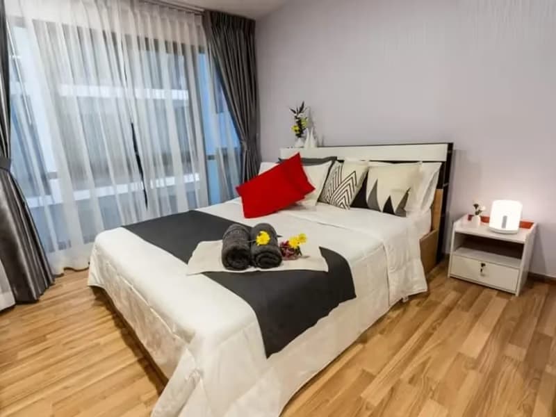 1 Bedroom Condo