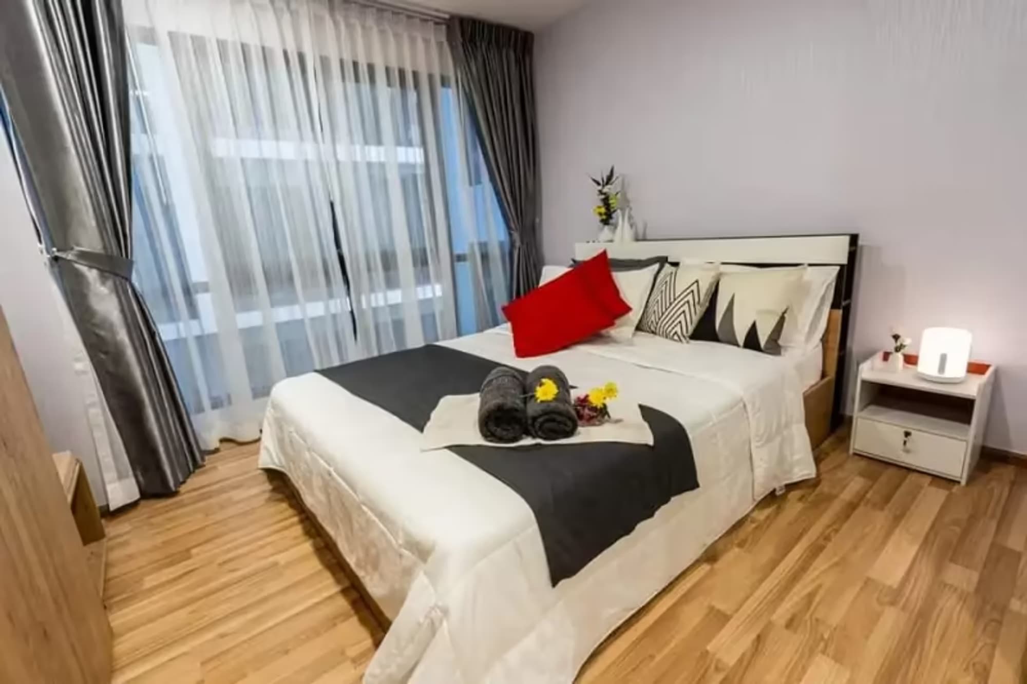 1 Bedroom Condo - Image 4