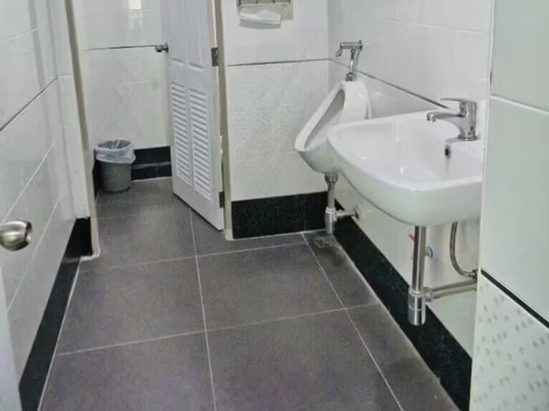 4 Bedroom Commercial