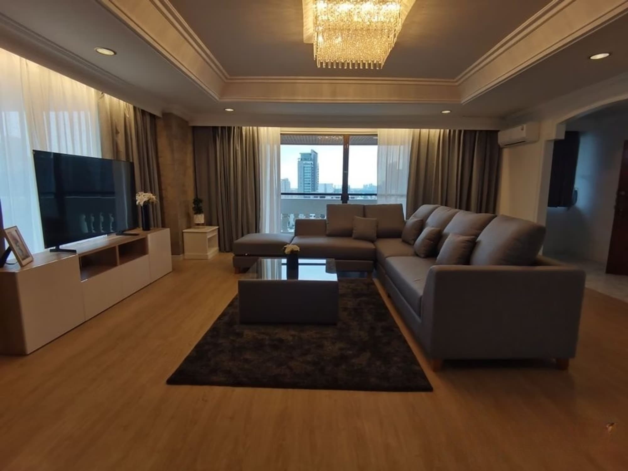 4 ห้องนอน คอนโด สำหรับ จำหน่าย ใน Watthana - Image 2