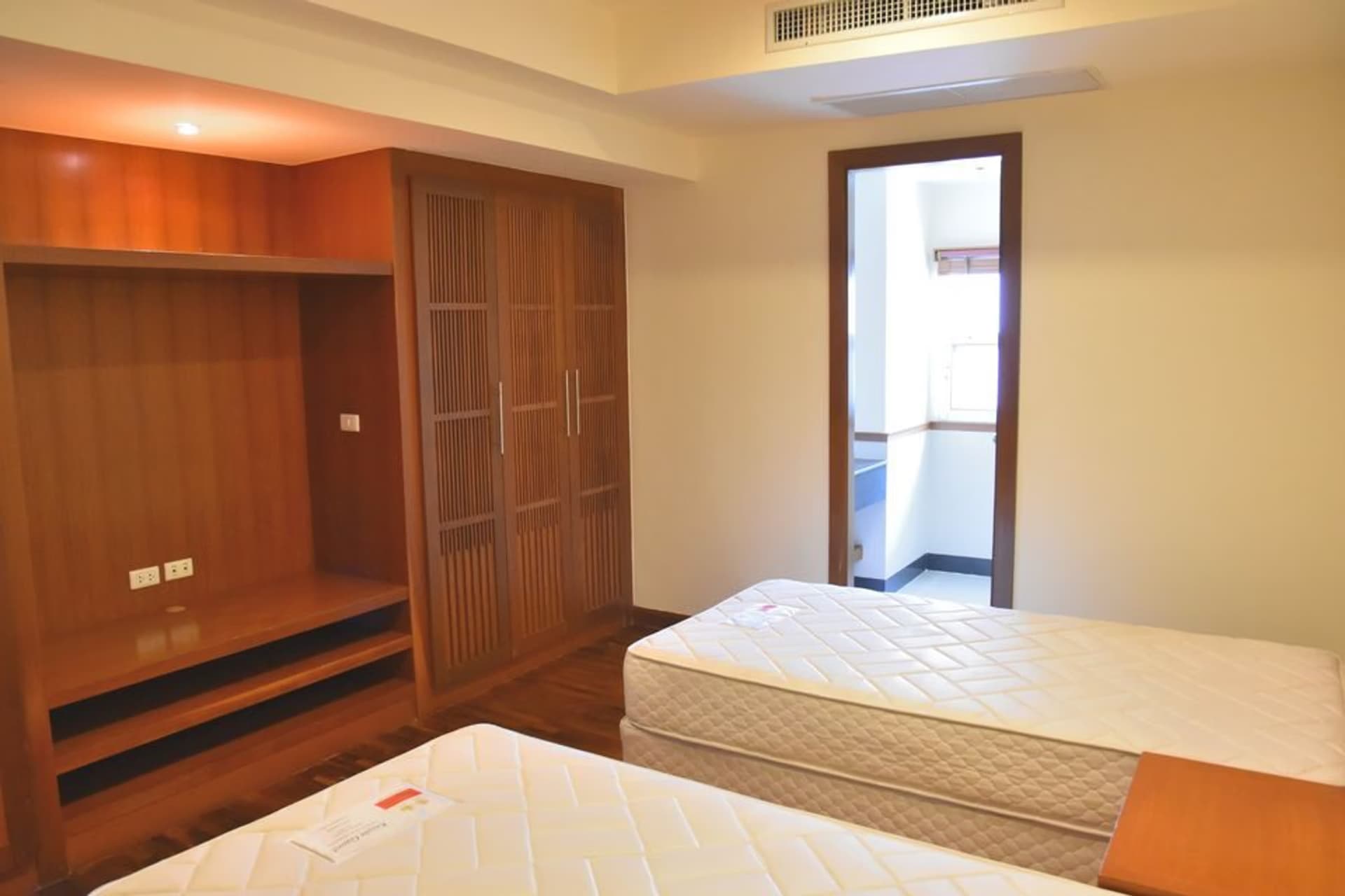 3 Bed Condo for Rent in Sathon - Image 13
