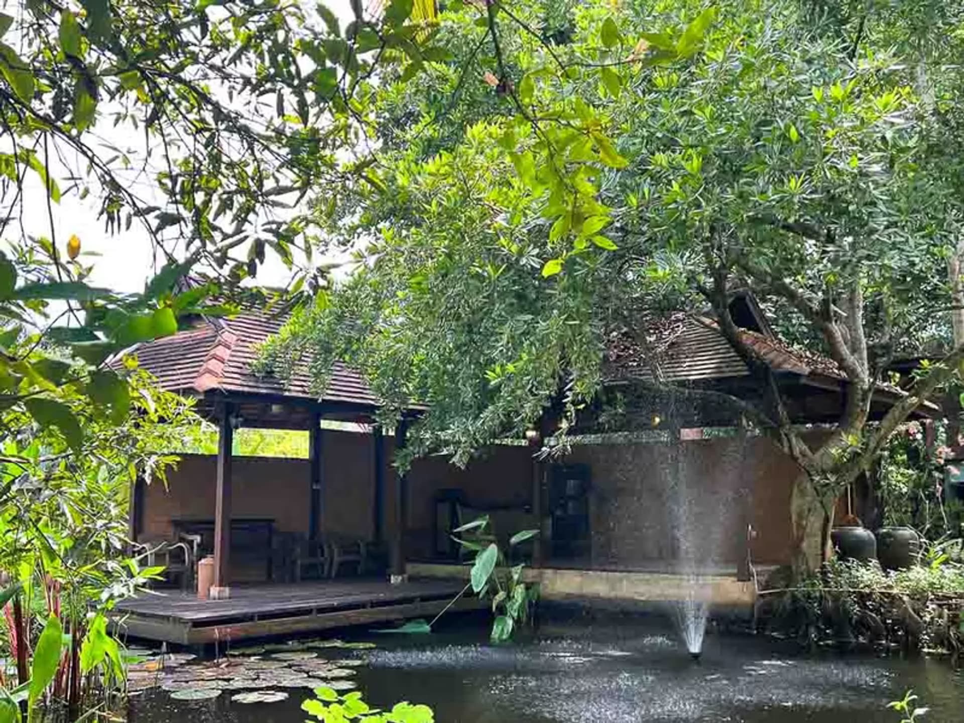 6 Bedroom House - Image 12