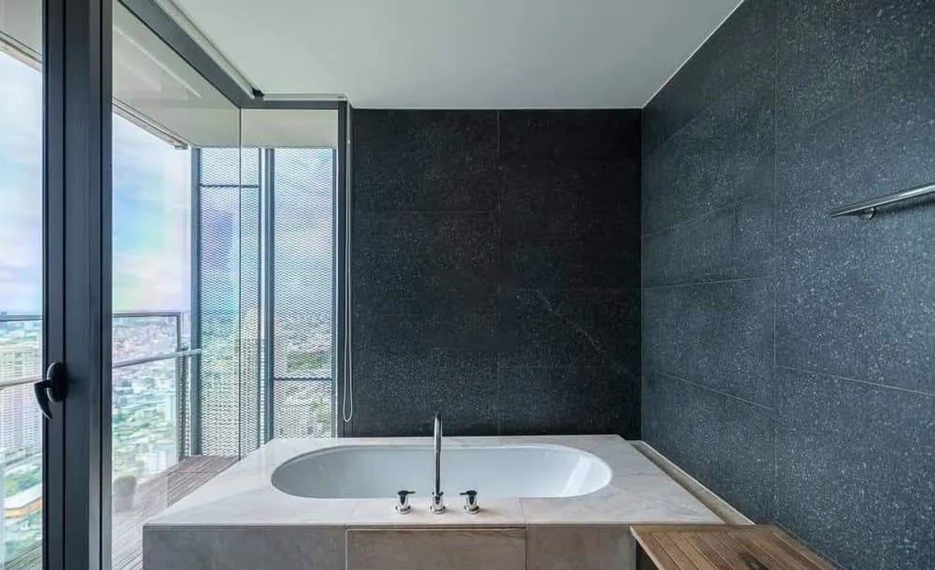 4 Bed Condo for Rent in Sathon - Image 17