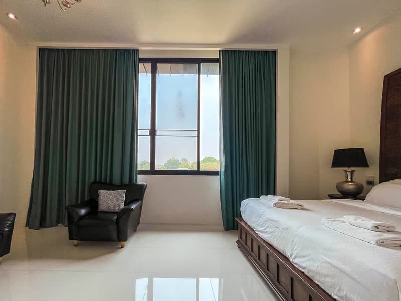 9 Bed House for Rent and Sale in Mueang Chiang Mai
