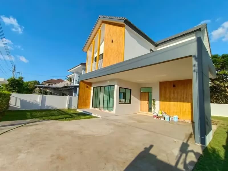 4 Bedroom House
