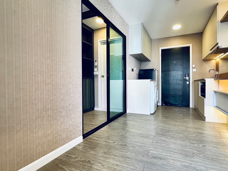 Condo for Sale at Villa Lasalle