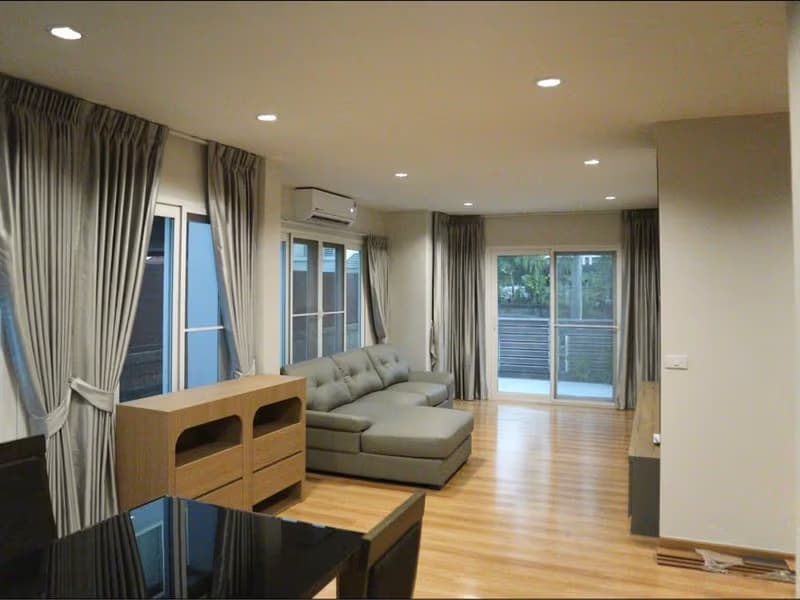 3 Bed House for Rent in Bang Phli
