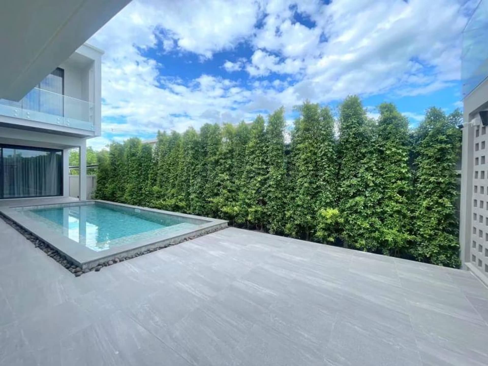 4 Bed House for Rent and Sale in San Kamphaeng District - Image 2
