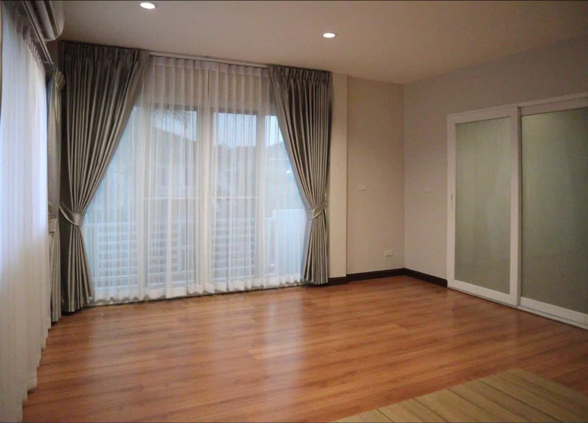 3 Bed House for Rent in Bang Phli - Image 19