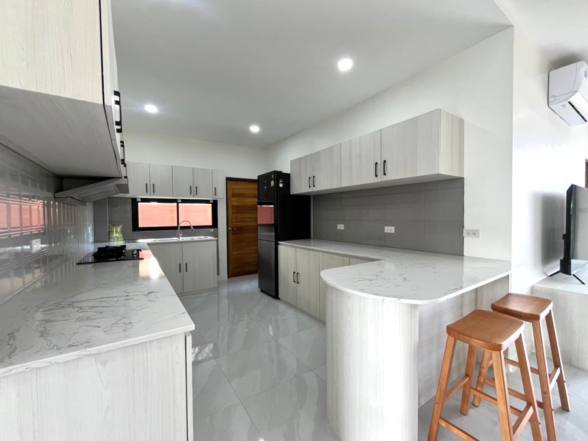 3 Bed House for Sale in Doi Saket District - Image 3
