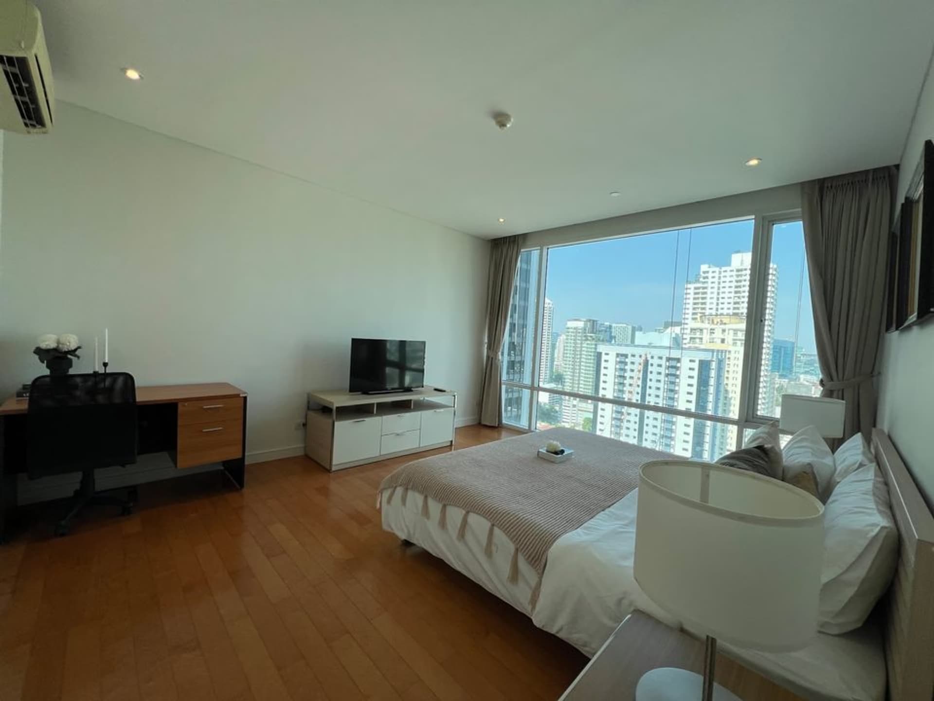 2 Bedroom Condo for Rent at Fullerton Sukhumvit - Image 5