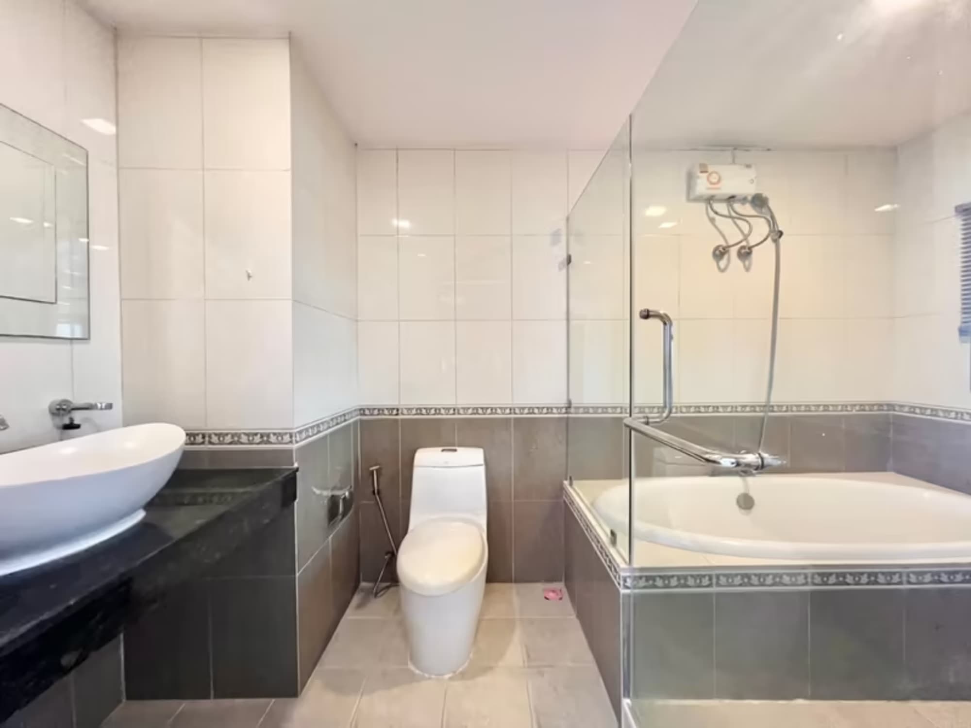 Condo for Rent at Riverside Condo - Image 15