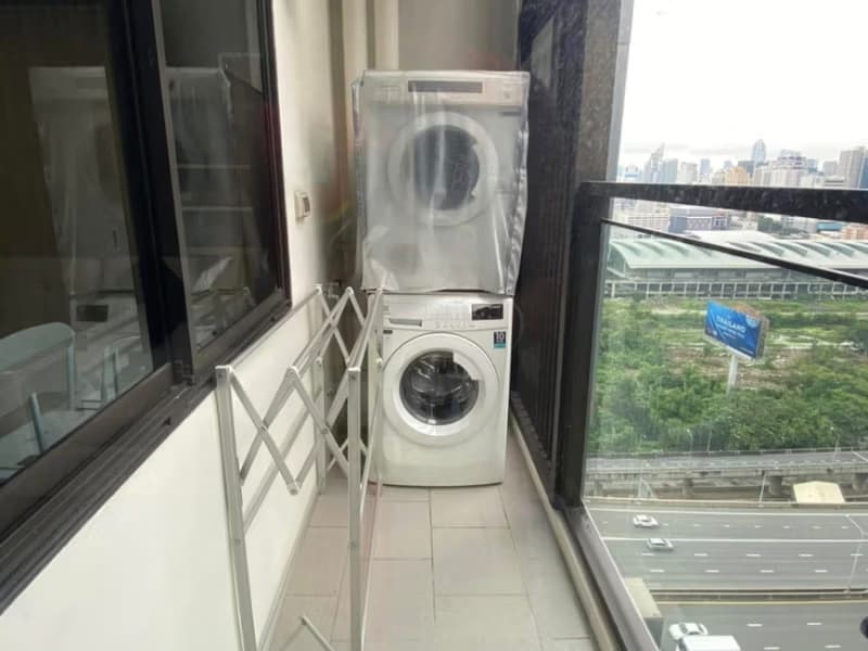 1 Bed Condo for Sale in Ratchathewi