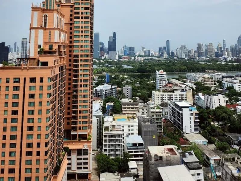 2 Bed Condo for Rent in Khlong Toei