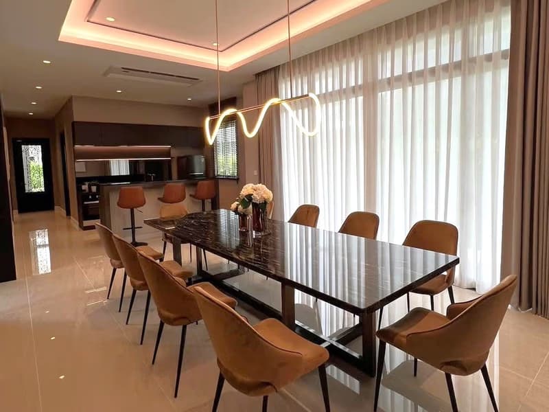 5 Bed House for Rent and Sale in Lat Krabang