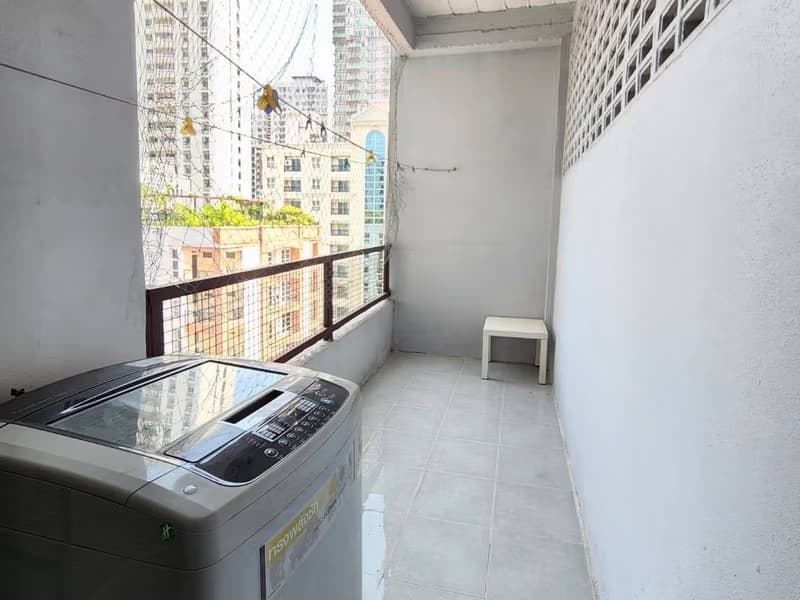 3 Bed Condo for Rent in Khlong Toei