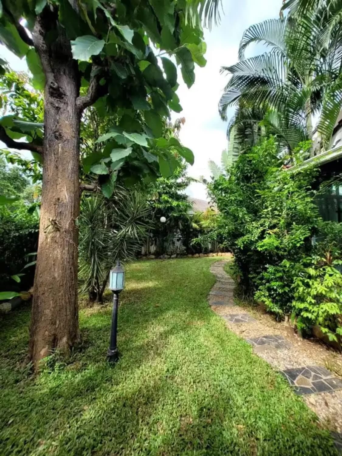5 Bedroom House - Image 4